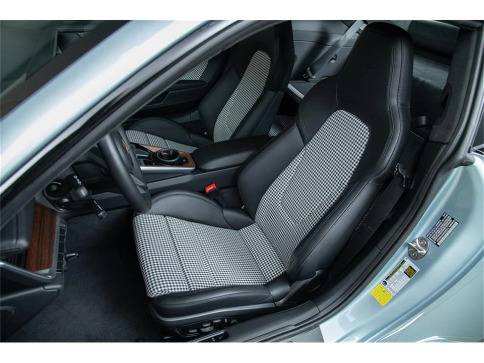 2023 Porsche 992 Carrera - Image 20 of 31