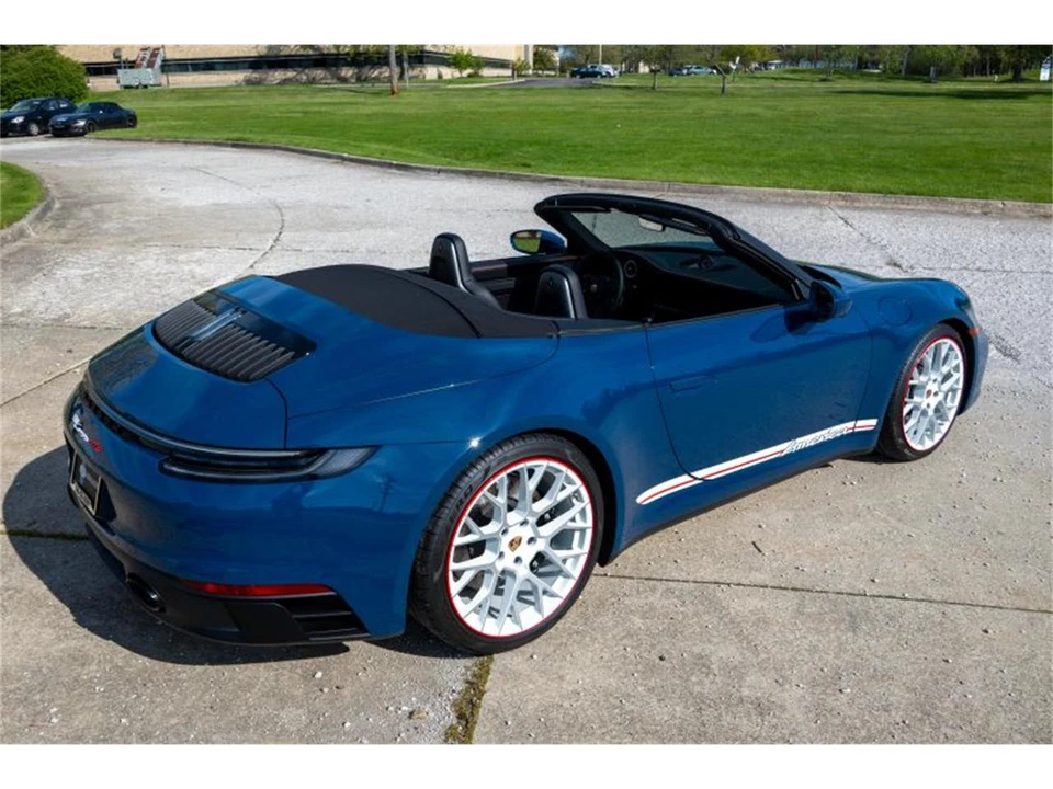 2023 Porsche 992 Carrera - Image 13 of 31