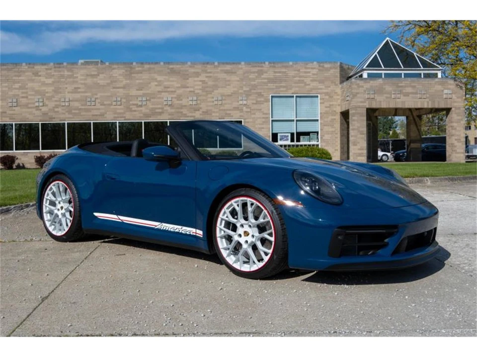 2023 Porsche 992 Carrera - Image 7 of 31