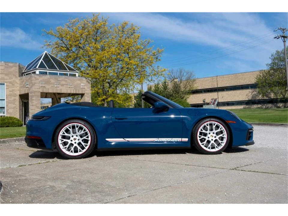 2023 Porsche 992 Carrera - Image 14 of 31
