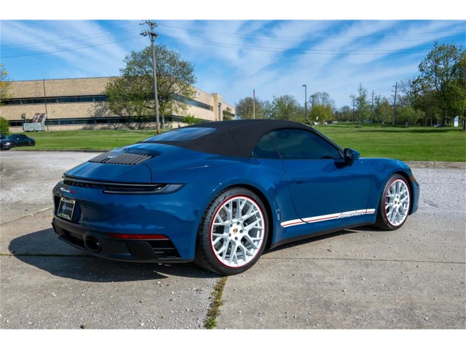 2023 Porsche 992 Carrera - Image 17 of 31