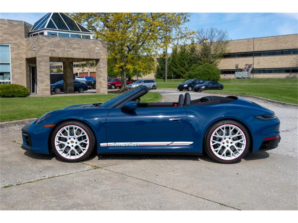 2023 Porsche 992 Carrera - Image 2 of 31