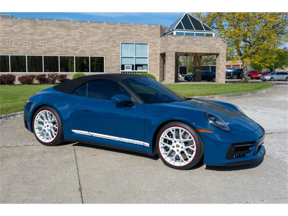 2023 Porsche 992 Carrera - Image 11 of 31