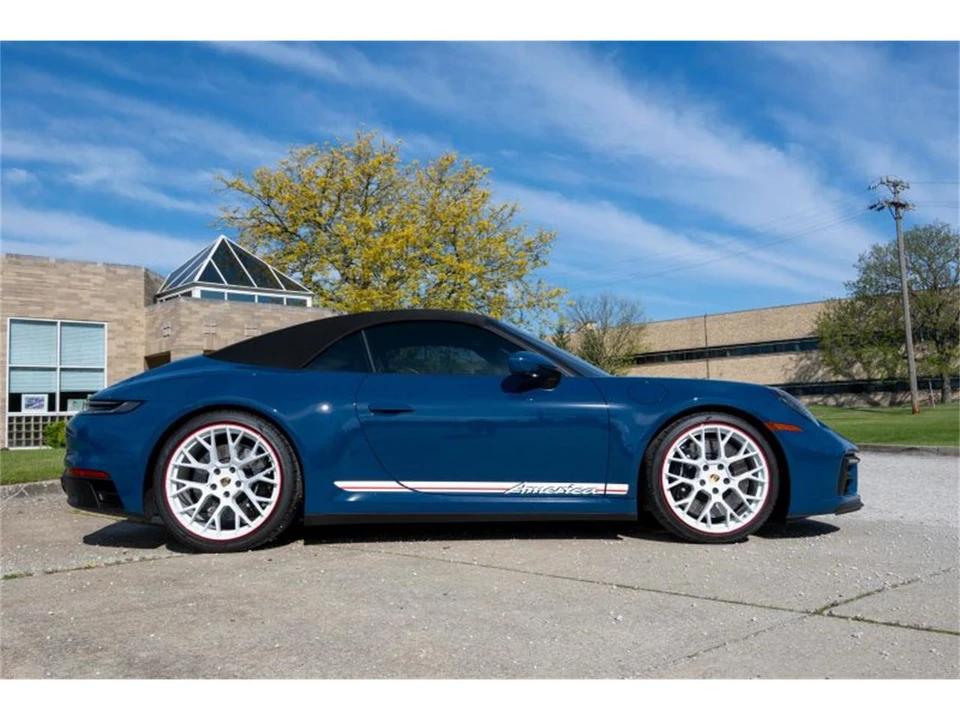 2023 Porsche 992 Carrera - Image 9 of 31