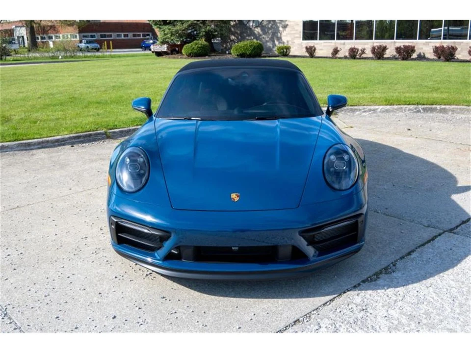 2023 Porsche 992 Carrera - Image 24 of 31