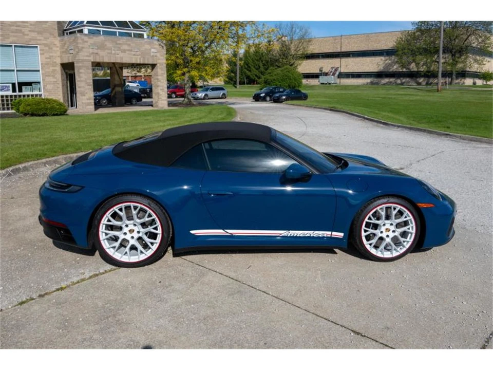 2023 Porsche 992 Carrera - Image 15 of 31