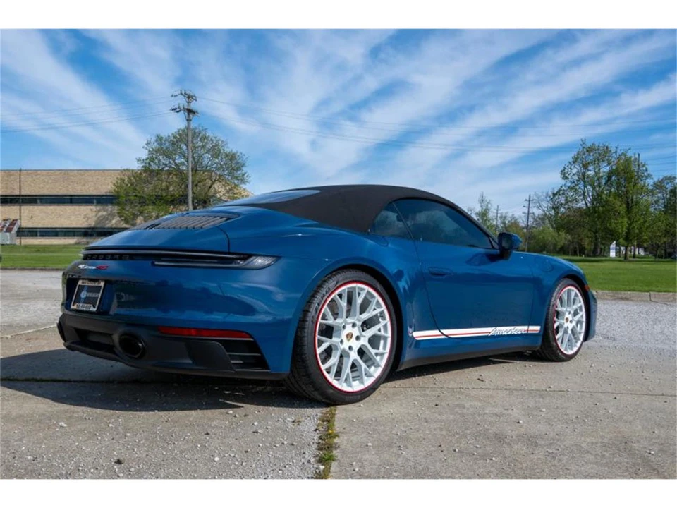 2023 Porsche 992 Carrera - Image 18 of 31