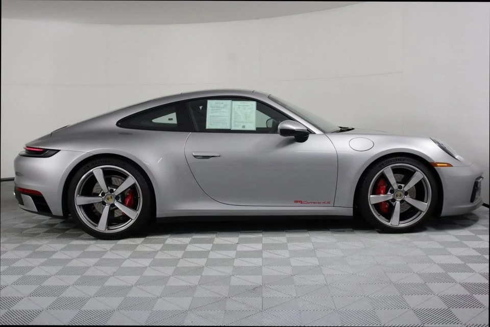 2023 Porsche 992 Carrera 4S - Image 5 of 19