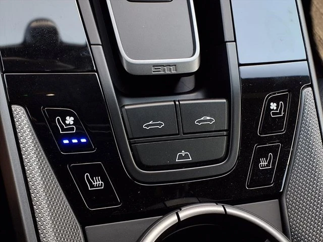 2023 Porsche 992 Carrera 4S - Image 7 of 19