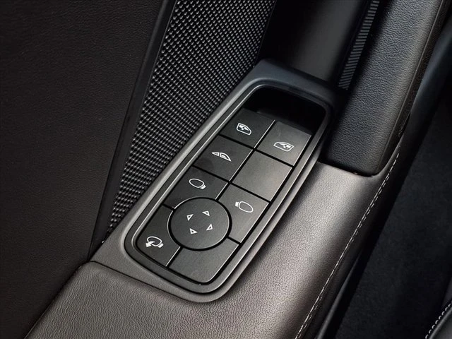 2023 Porsche 992 Carrera 4S - Image 8 of 19
