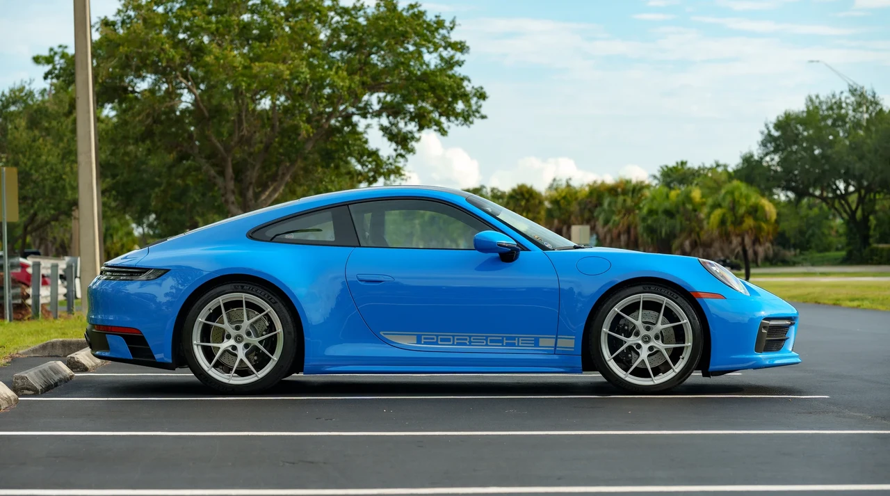 2023 Porsche 992 Carrera S - Image 4 of 31