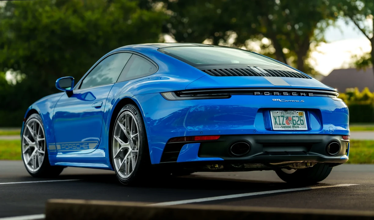 2023 Porsche 992 Carrera S - Image 7 of 31
