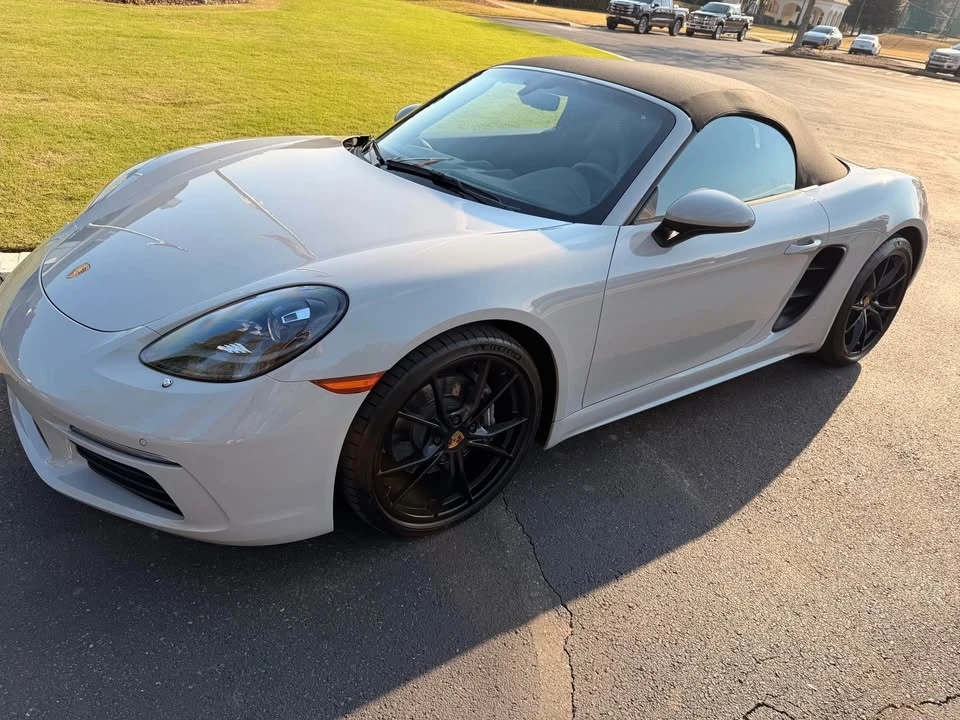 2023 Porsche 718 Boxster T - Image 4 of 10
