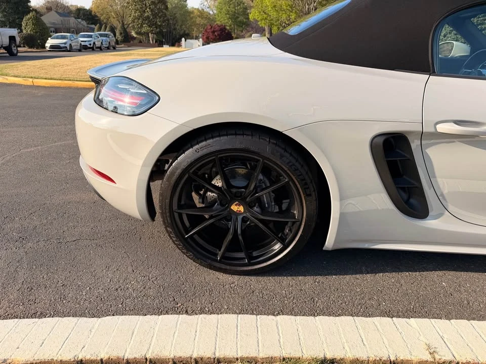 2023 Porsche 718 Boxster T - Image 10 of 10