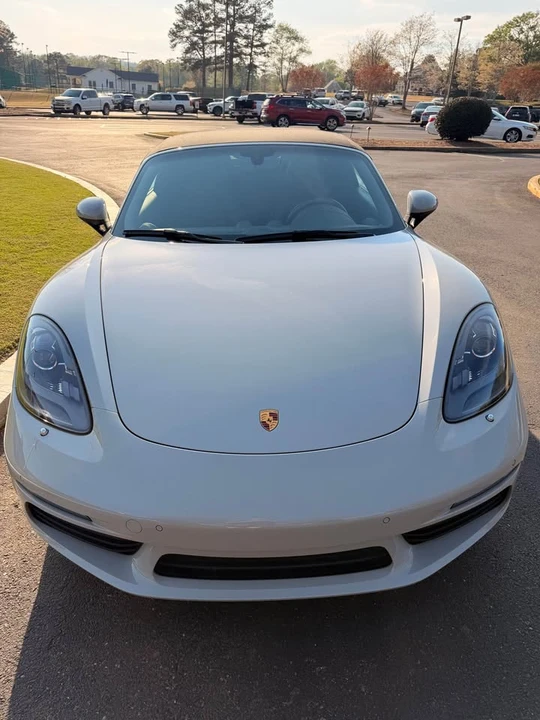 2023 Porsche 718 Boxster T - Image 9 of 10