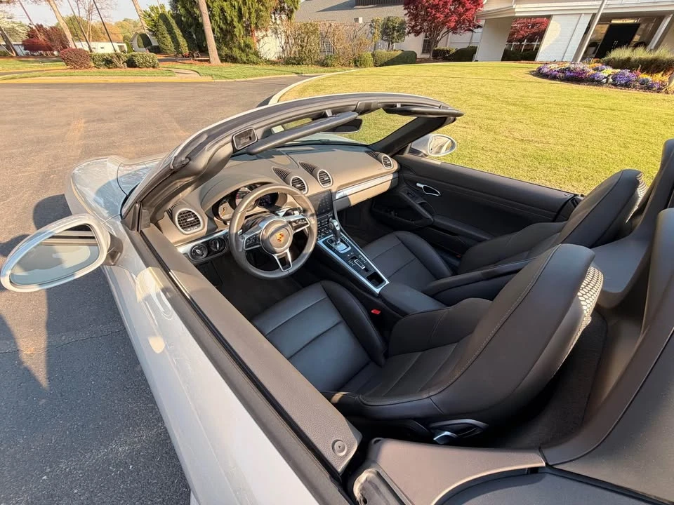 2023 Porsche 718 Boxster T - Image 2 of 10