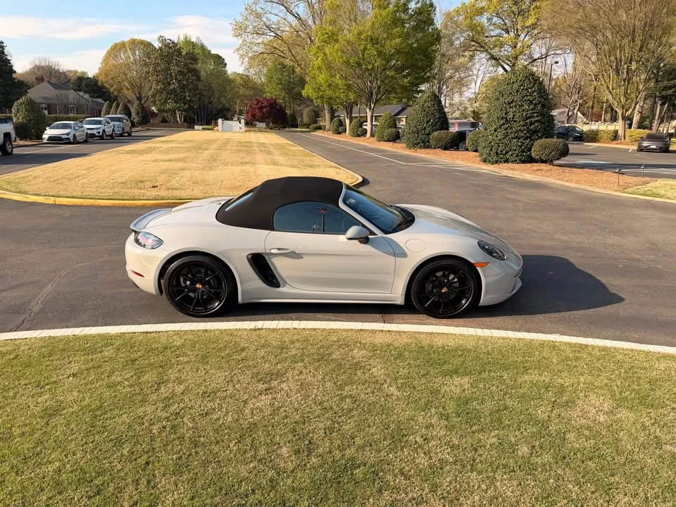 2023 Porsche 718 Boxster T - Image 5 of 10