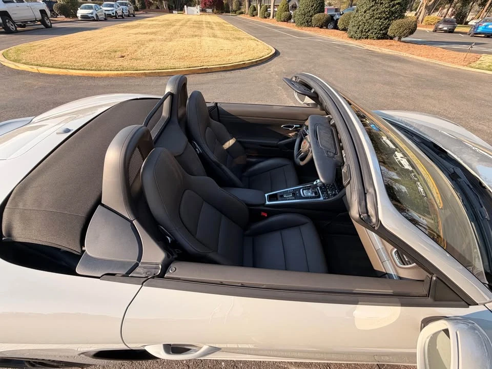 2023 Porsche 718 Boxster T - Image 6 of 10