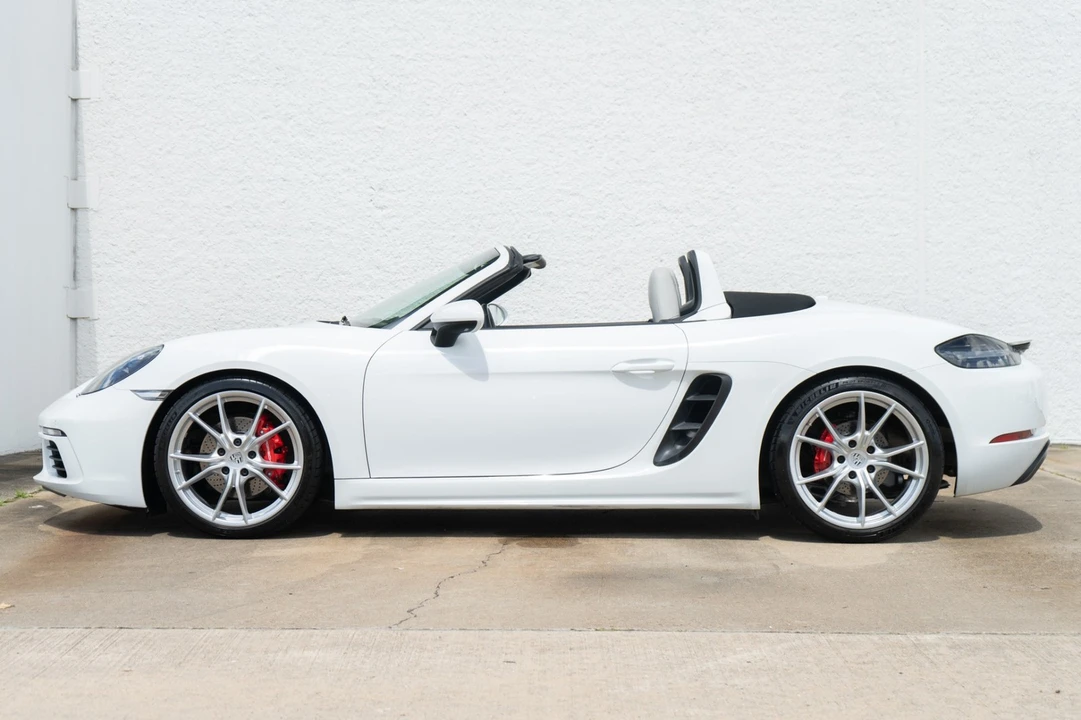 2023 Porsche 718 Boxster S - Image 9 of 31