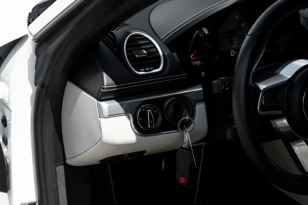 2023 Porsche 718 Boxster S - Image 20 of 31