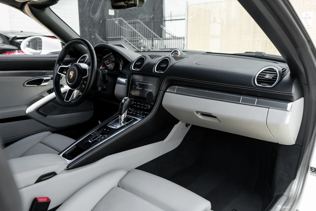 2023 Porsche 718 Boxster S - Image 18 of 31