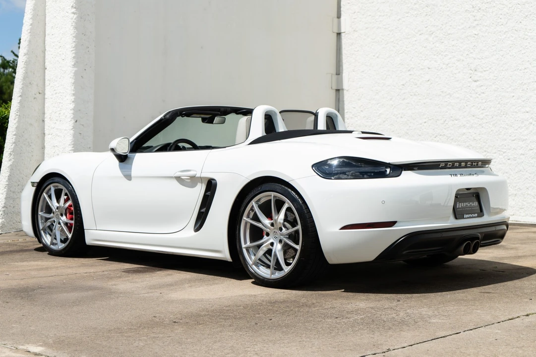 2023 Porsche 718 Boxster S - Image 10 of 31