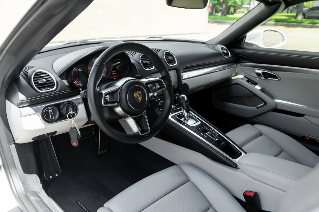 2023 Porsche 718 Boxster S - Image 5 of 31