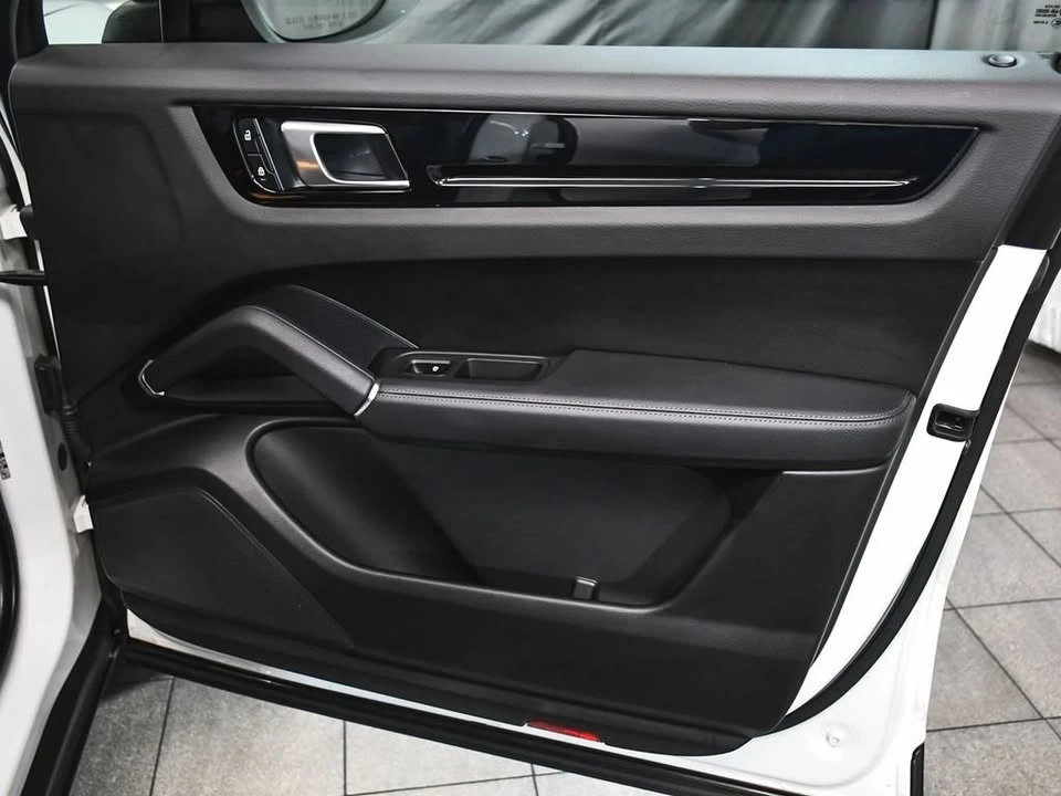 2023 Porsche 9Y0/9Y3 Cayenne - Image 15 of 20