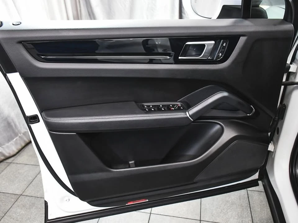 2023 Porsche 9Y0/9Y3 Cayenne - Image 9 of 20