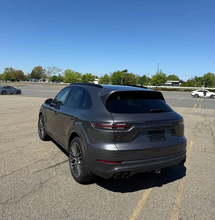 2023 Porsche 9Y0/9Y3 Cayenne - Image 2 of 8