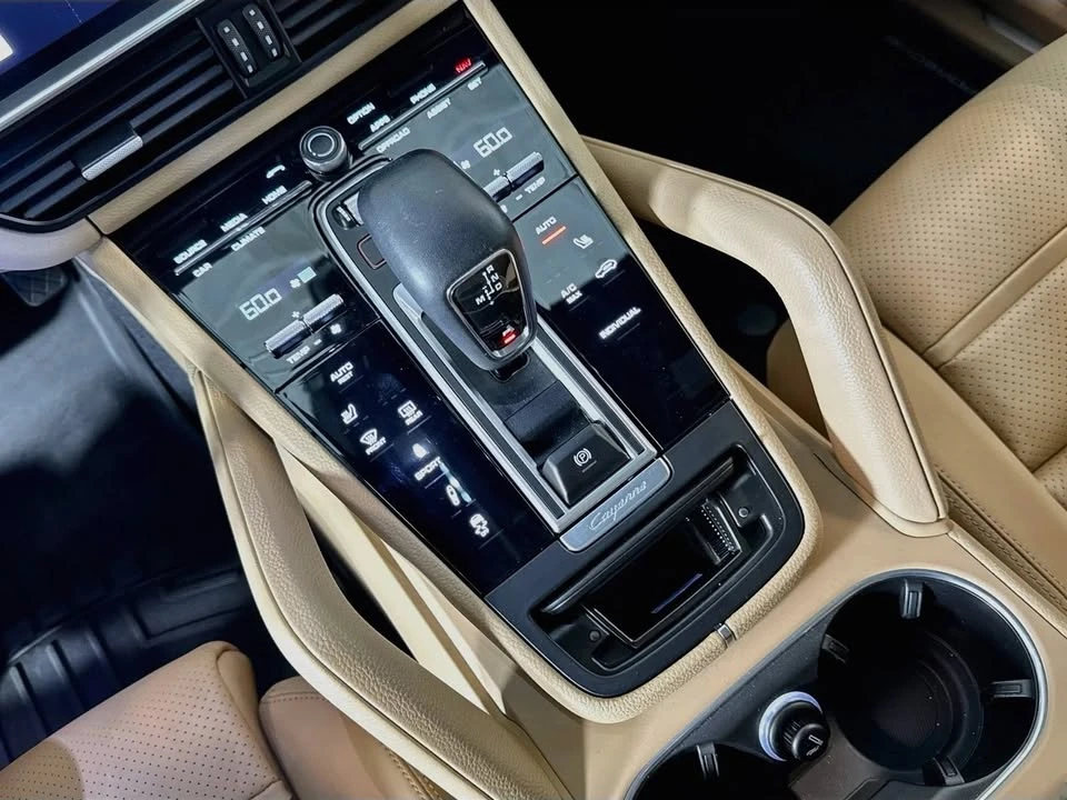 2023 Porsche 9Y0/9Y3 Cayenne - Image 18 of 20