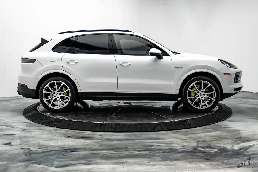 2023 Porsche 9Y0/9Y3 Cayenne - Image 16 of 21