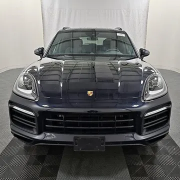 2023 Porsche Cayenne Base
