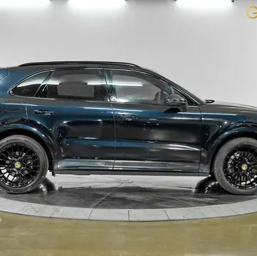 2023 Porsche Cayenne Base