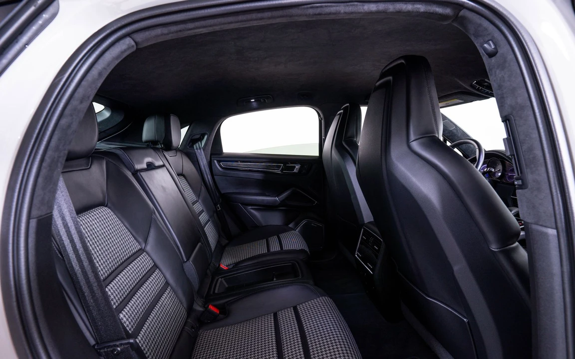 2023 Porsche 9Y0/9Y3 Cayenne Coupe - Image 22 of 24