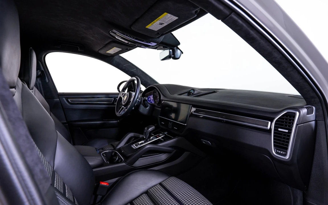 2023 Porsche 9Y0/9Y3 Cayenne Coupe - Image 21 of 24