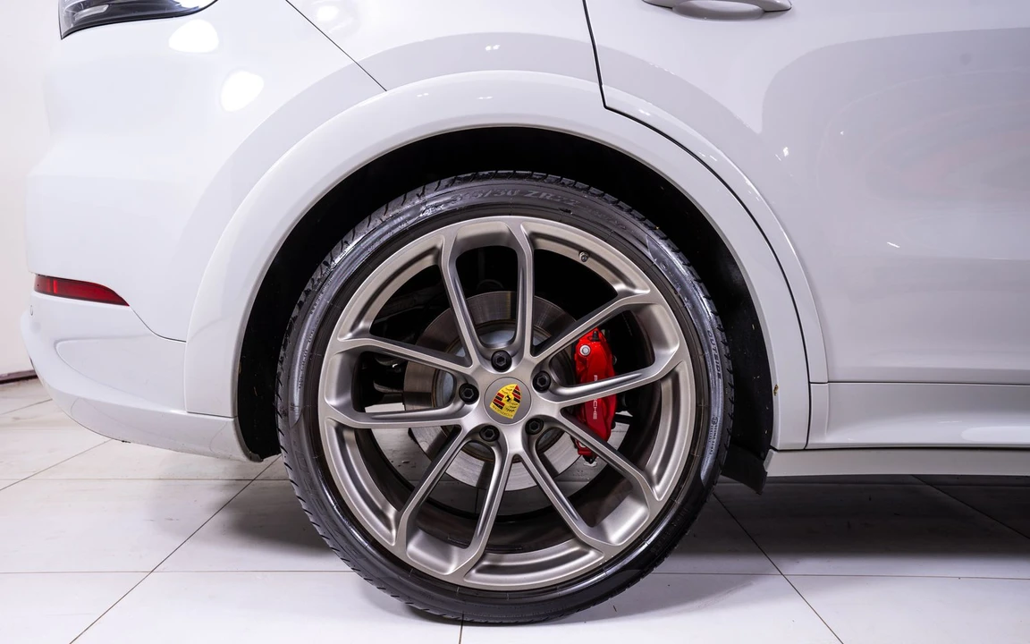 2023 Porsche 9Y0/9Y3 Cayenne Coupe - Image 14 of 24