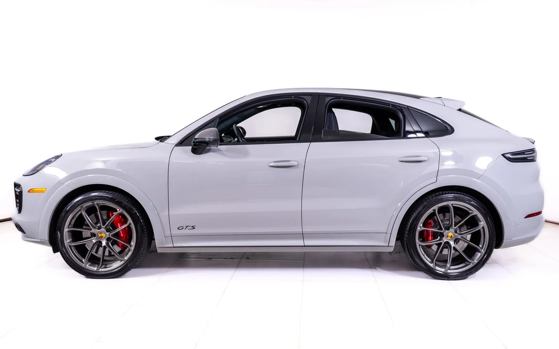 2023 Porsche 9Y0/9Y3 Cayenne Coupe - Image 2 of 24
