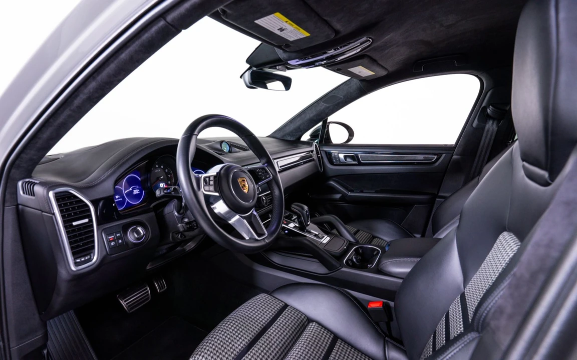 2023 Porsche 9Y0/9Y3 Cayenne Coupe - Image 18 of 24