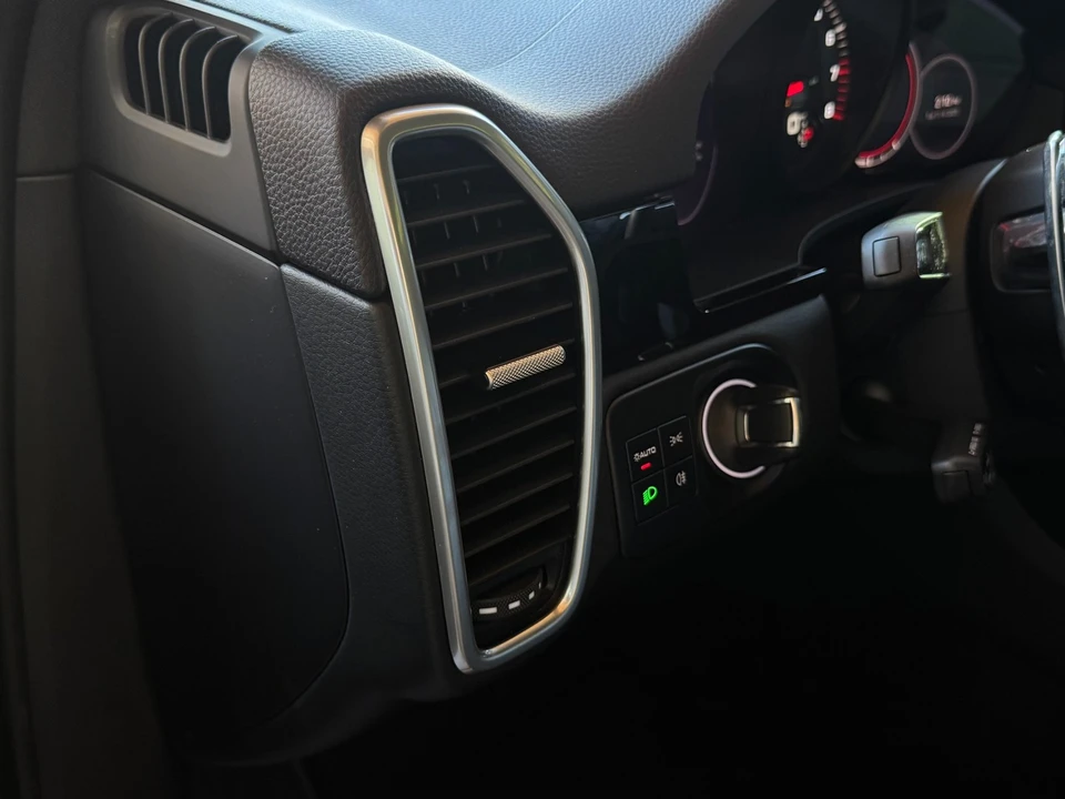 2023 Porsche 9Y0/9Y3 Cayenne - Image 19 of 21