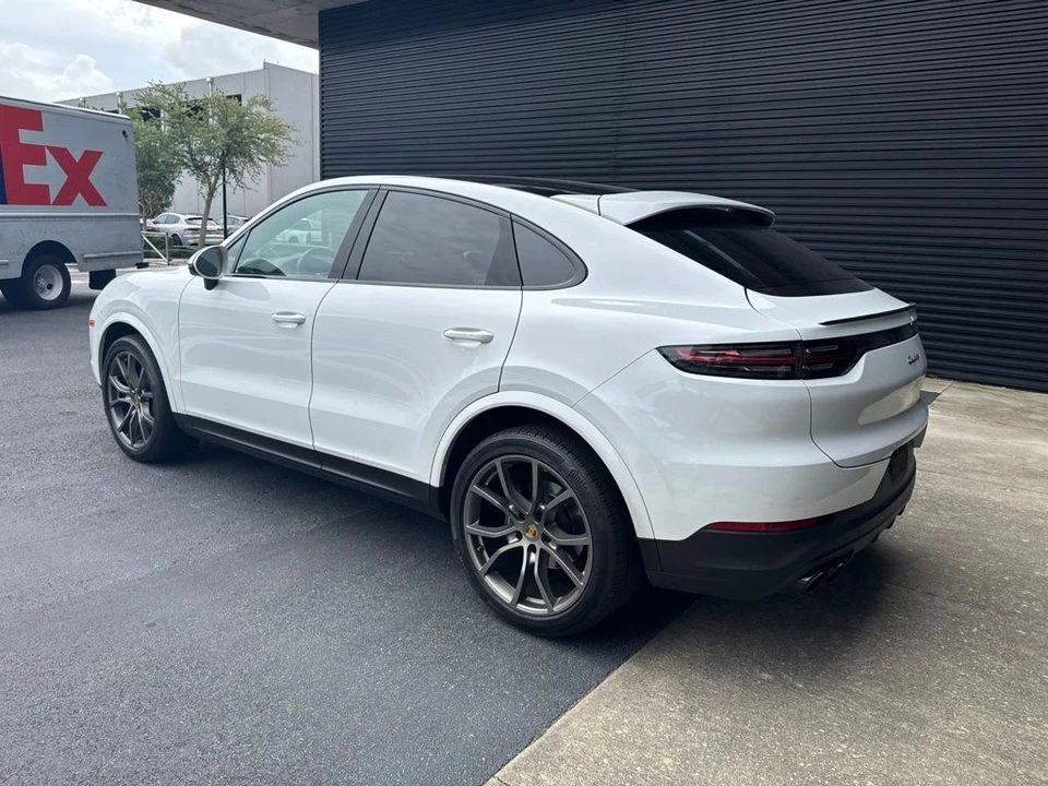 2023 Porsche 9Y0/9Y3 Cayenne Coupe - Image 3 of 5