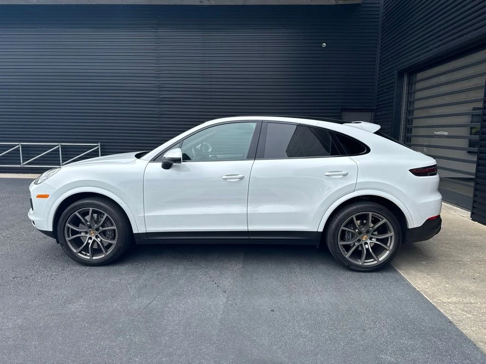 2023 Porsche 9Y0/9Y3 Cayenne Coupe - Image 2 of 5
