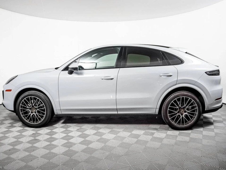 2023 Porsche 9Y0/9Y3 Cayenne Coupe - Image 2 of 5
