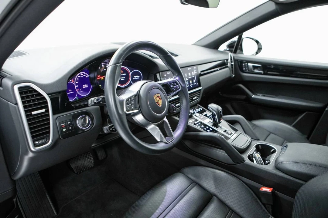 2023 Porsche 9Y0/9Y3 Cayenne Coupe - Image 4 of 5