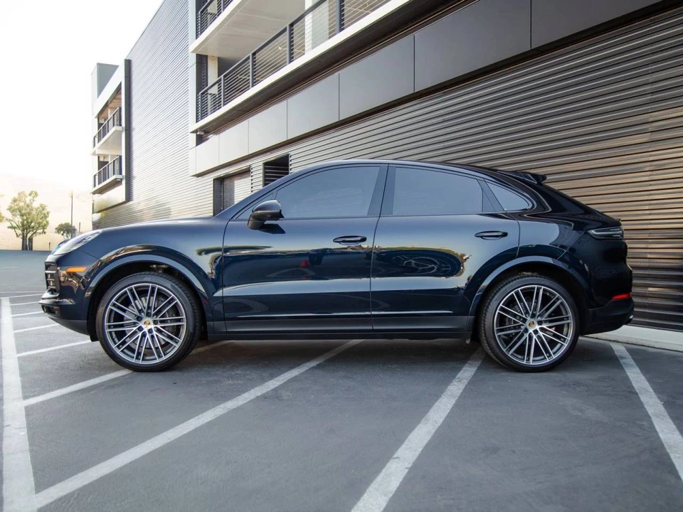 2023 Porsche 9Y0/9Y3 Cayenne Coupe - Image 2 of 5