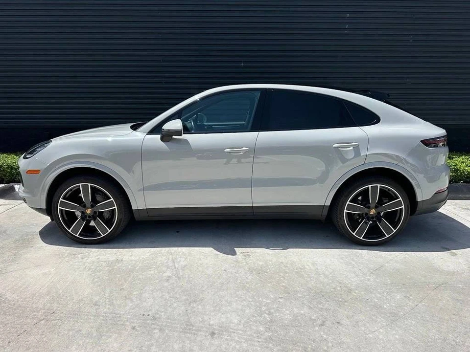 2023 Porsche 9Y0/9Y3 Cayenne Coupe - Image 2 of 5
