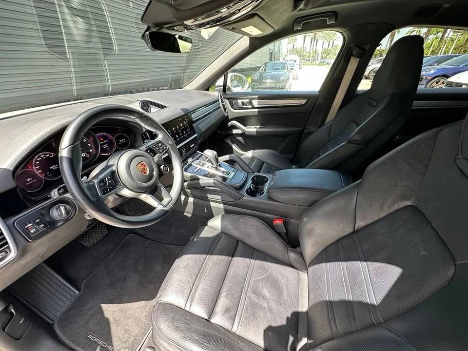 2023 Porsche 9Y0/9Y3 Cayenne Coupe - Image 4 of 5