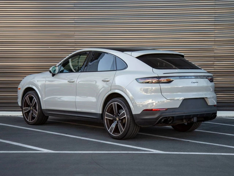 2023 Porsche 9Y0/9Y3 Cayenne Coupe - Image 3 of 5
