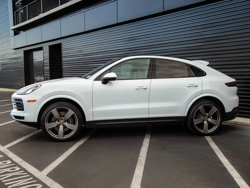 2023 Porsche 9Y0/9Y3 Cayenne Coupe - Image 2 of 5