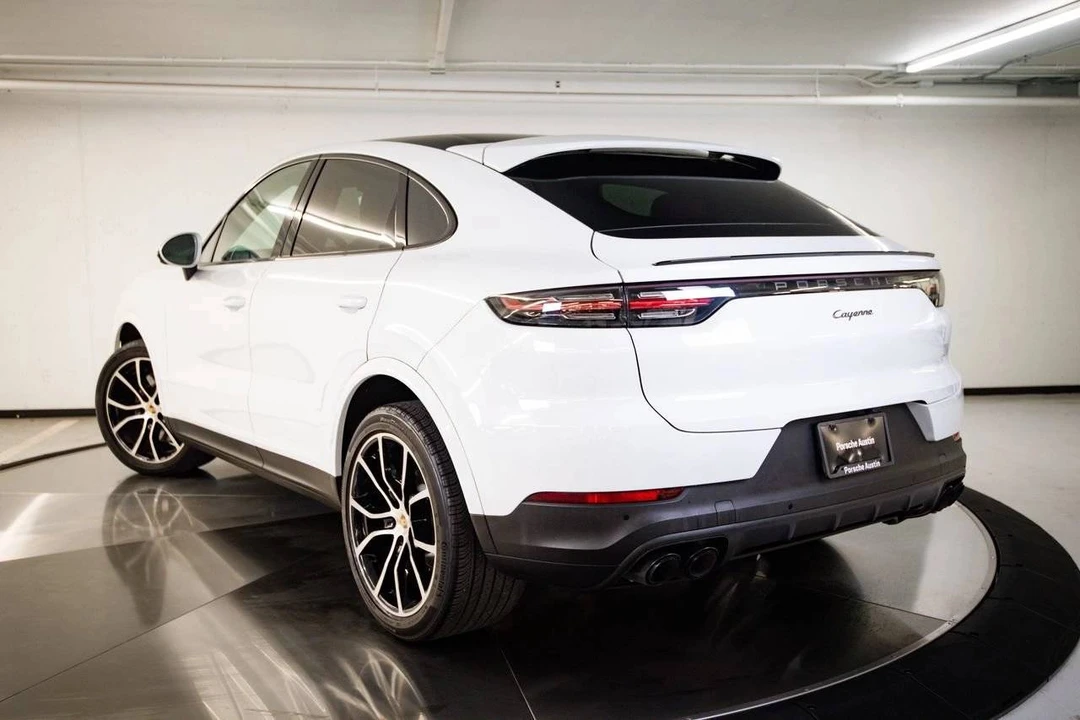 2023 Porsche 9Y0/9Y3 Cayenne Coupe - Image 3 of 5